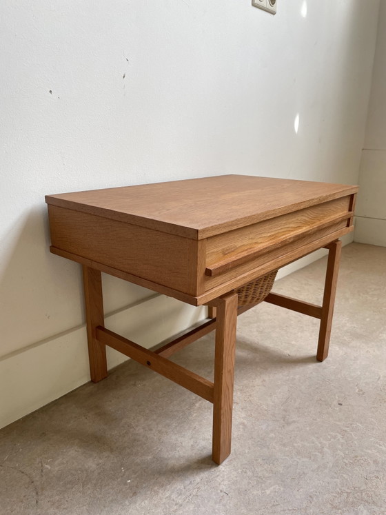 Image 1 of Breitafel naaitafel. Vintage uit Denemarken. Plek voor breinaalden en wol - kan ook als bijzettafel met handige opslag 