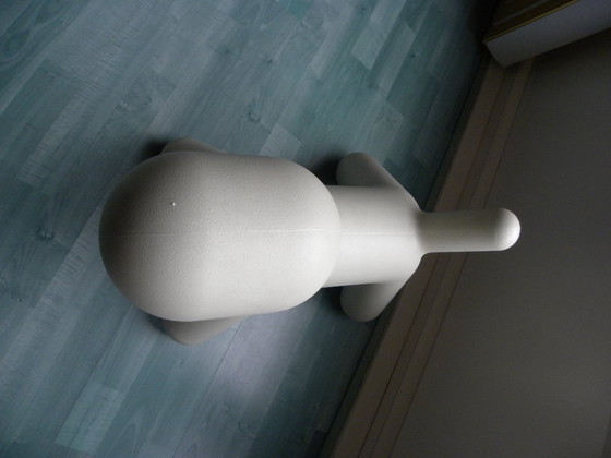 Magis Puppy, Design Sculpture by Eero Aarnio – Plastic (photo 5 of 15)