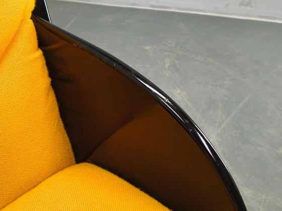 Image 1 of Par de sillones italianos de estilo era espacial, lacados en negro, década de 1970.