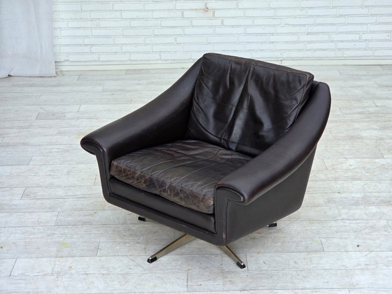 Image 1 of Deense draaibare fauteuil uit de jaren 60 van Aage Christensen, meubelleder.