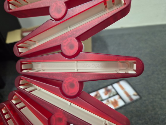 CD-Snake NOS rosso con bianco, stile Peggy Gou – Armadi contenitori, Plastic (photo 4 of 9)