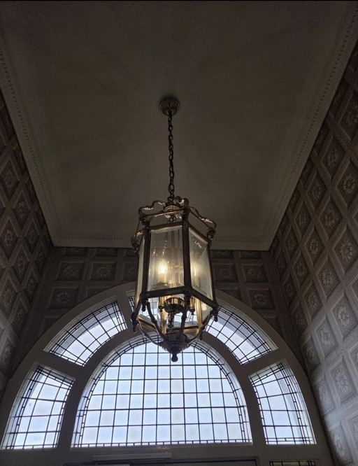 Impressive monumental design lantern lamp