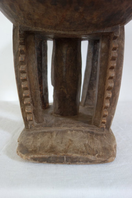 Antique Ashanti stool, Ghana – Wood (photo 9 of 13)