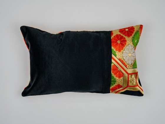 Image 1 of Das Kikkō Royal Lendenkissen: Geometrisches Muster aus schwarzer und goldener Seide