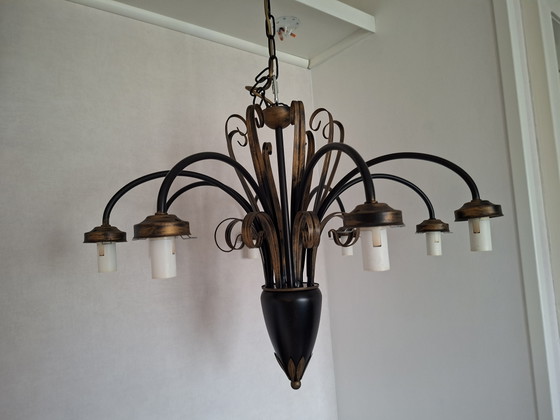Lampadario italiano a 8 luci – Prodotto in Italia, 2004 – pandana, Lampade a sospensione, Brass, Metal (photo 11 of 15)