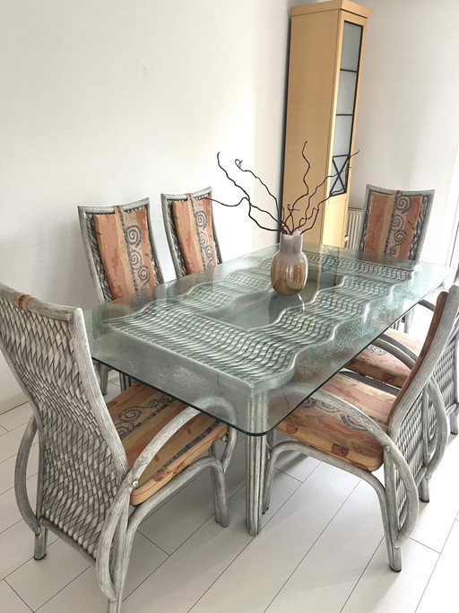 Mesa de cristal con 6 sillas de bambú/ratán (estudio de mimbre Schütz)