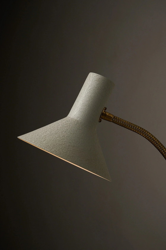 Mid-Century Adjustable Brass and Textured Lacquer Table Lamp, Aluminium, Cast Iron, Mid Century Modern (photo 6 of 10)