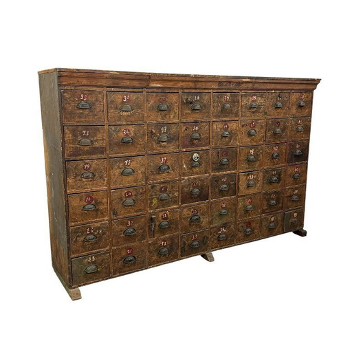 Gran cómoda antigua – mueble industrial con 48 cajones