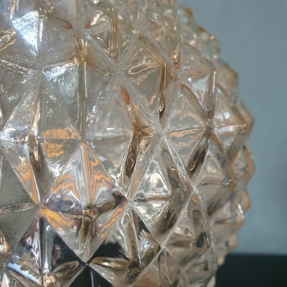 Lampada da soffitto in stile Mid-Century con struttura a pigna/ambra e oro – Plafoniere, Plastic, Glass (photo 10 of 11)