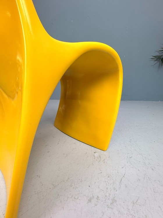 Image 1 of Chaise sculpturale en fibre de verre moulée, Europe, années 1970