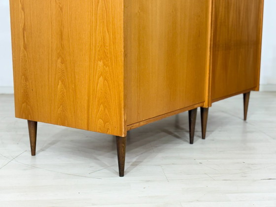 Image 1 of Bellissimo armadio di metà secolo / armadio per la biancheria / mobile in legno / armadio vintage