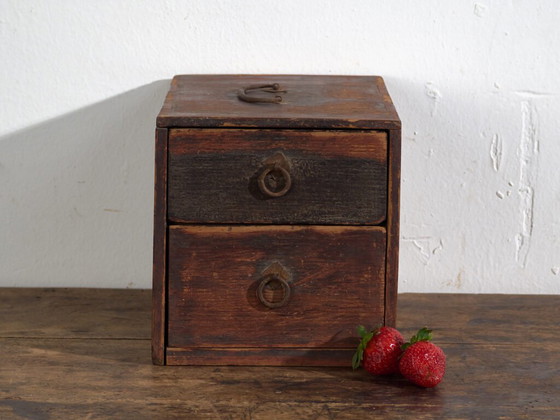 Antica cassettiera giapponese piccola laccata con due cassetti – Giappone, circa 1910 – Cassettiere, Leather (photo 35 of 40)