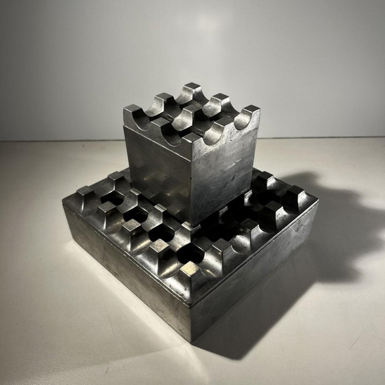Brutalist Ashtrays in Cast Aluminum by Ljungberg & Backstrum, 1970, Set of 2 – Decorative Objects (photo 12 of 16)