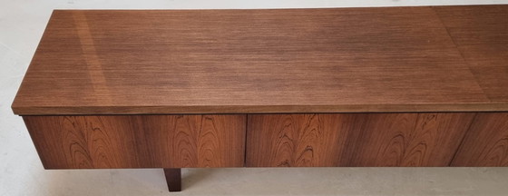 Image 1 of Credenza bassa di metà secolo