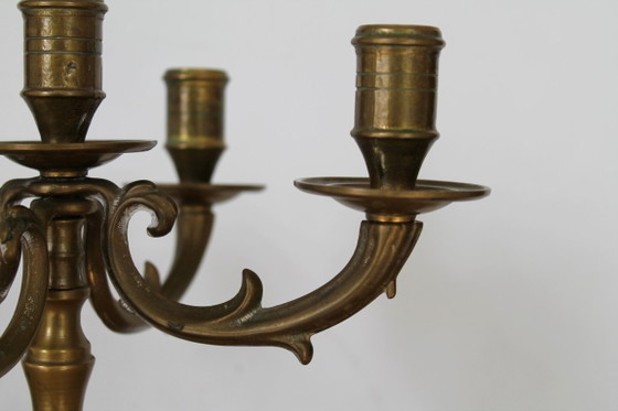 Image 1 of Candeliere a 5 bracci, in ottone, stile barocco provenzale vintage anni Cinquanta