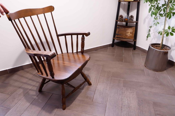 Image 1 of Juego de dos sillones de madera con mecanismo de retorno automático