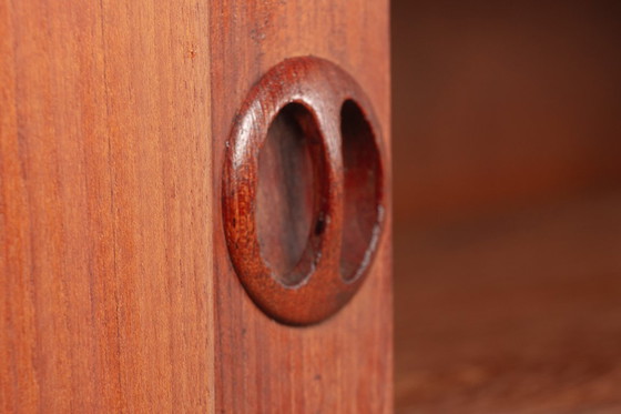 Image 1 of Deens teakhouten dressoir model 42 van Harry Østergaard voor Randers Mobelfabrik 1960.