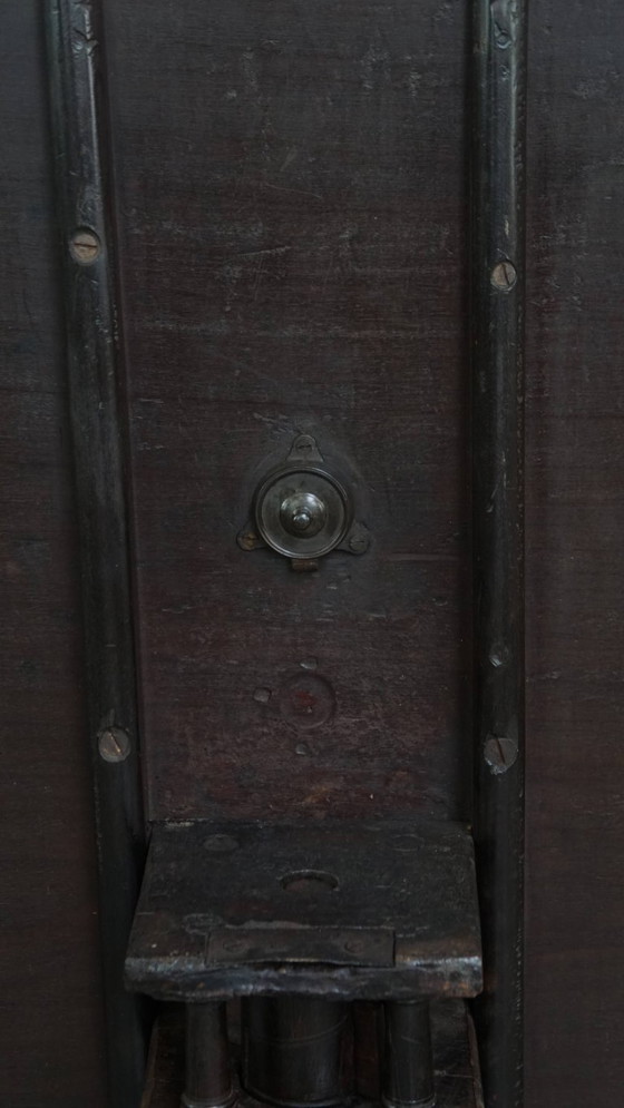 Image 1 of Antiker englischer Vogelkäfig mit drehbaren Beinen und kippbarer Tischplatte aus dem 18.