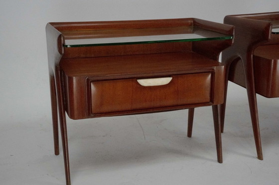 Image 1 of Ein Paar italienische Nachttische im Mid-Century-Modern-Stil, 1950er Jahre – Zugeschrieben an Dassi