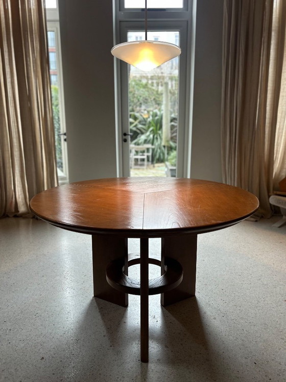 Image 1 of Beautiful round extendable table