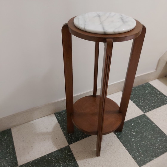 Image 1 of Mesa pedestal art déco de madera con tapa de mármol