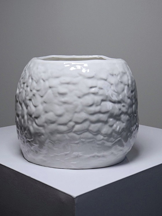 Image 1 of Gran maceta antigua italiana de cerámica blanca con forma de cabeza de búho.