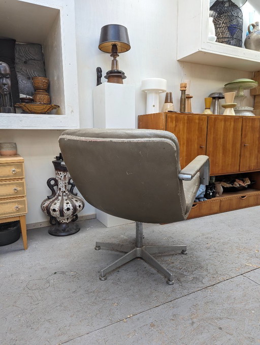 Artifort Armchair Recliner by Geoffrey Harcourt
