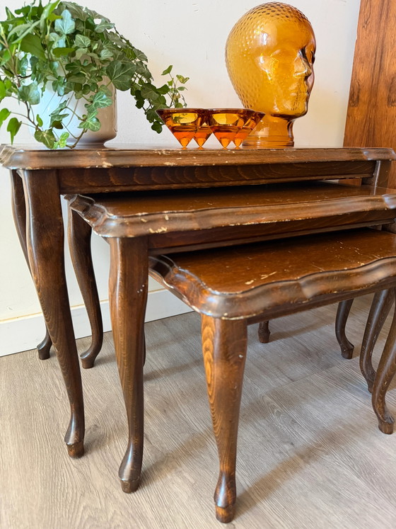 Set di 3 tavolini a incastro stile Queen Anne – Wood, Vintage (photo 2 of 6)