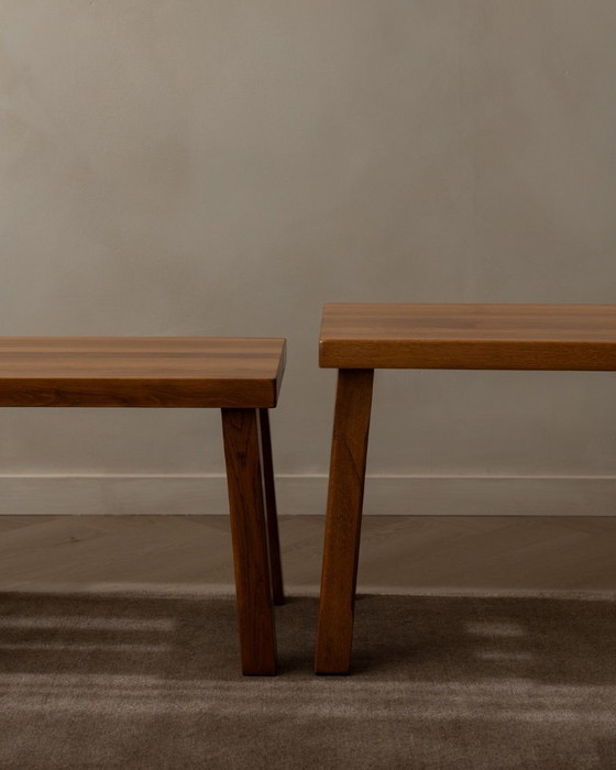 Image 1 of Vintage brutalistische massief eikenhouten bijzettafels (set van 3) – Nederlands, jaren 70