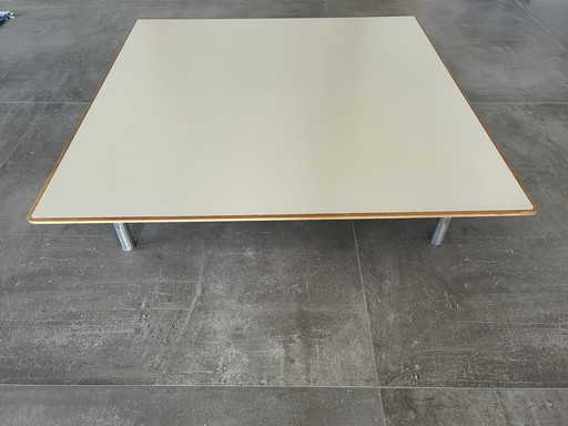 Cassina avec table basse Piero Lissoni