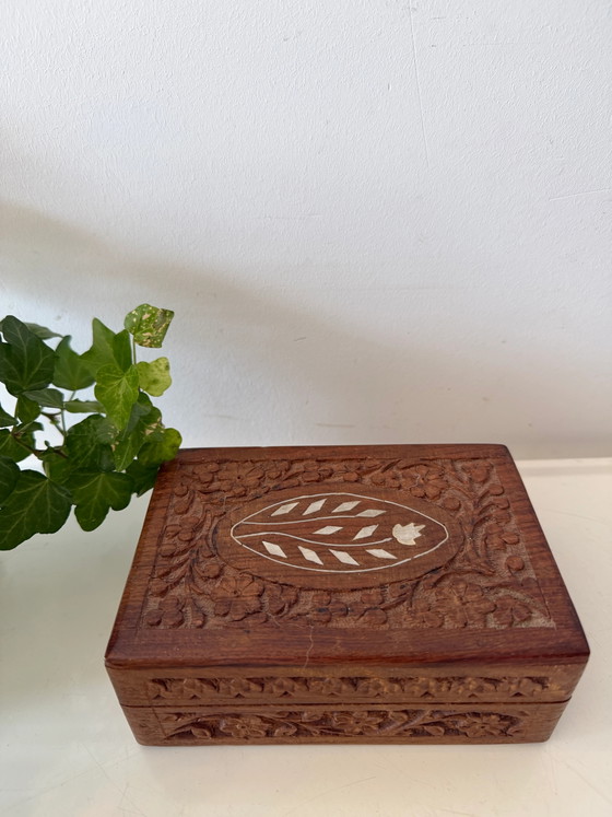 Caja de madera para recuerdos con incrustaciones de hueso – Objetos decorativos, Wood, Vintage (photo 6 of 6)