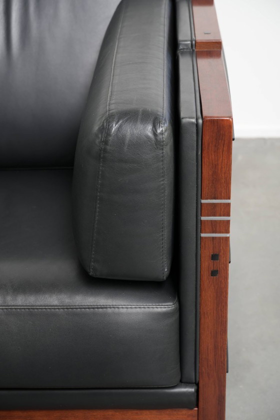 Image 1 of 2 divani a 3 posti Schuitema di alta qualità in pelle bovina nera e legno, design Art Deco.