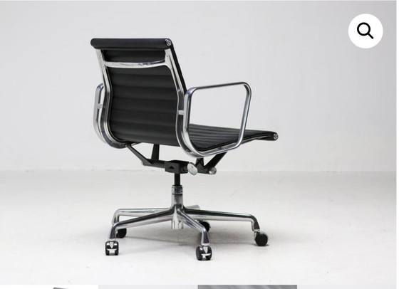 Image 1 of Herman Miller EA117 (USA EA335)