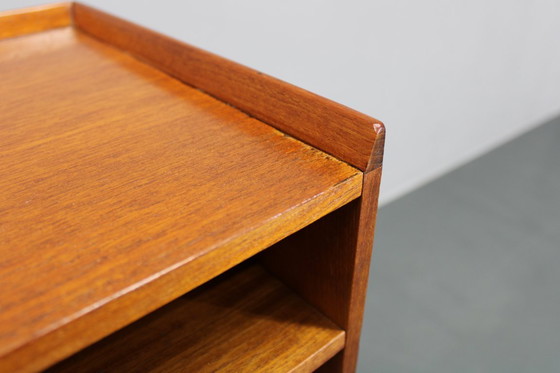 Image 1 of 1960er Jahre Dänischer Teak Regalschrank mit verchromten Beinen