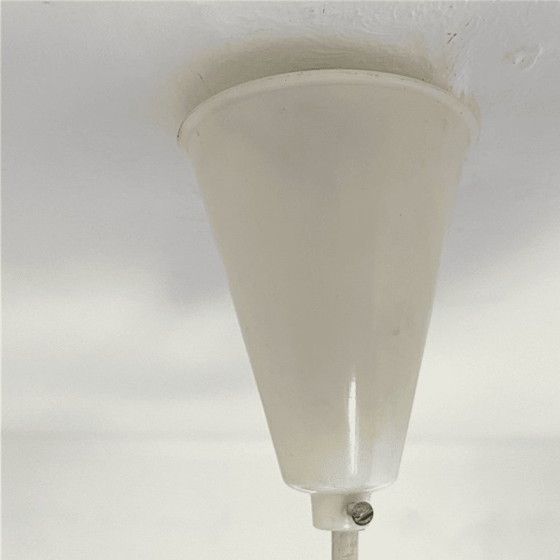 Lampada a sospensione arancione in vetro opalino a forma di lampadina Edison, stile Mid-Century Modern, anni (photo 8 of 10)