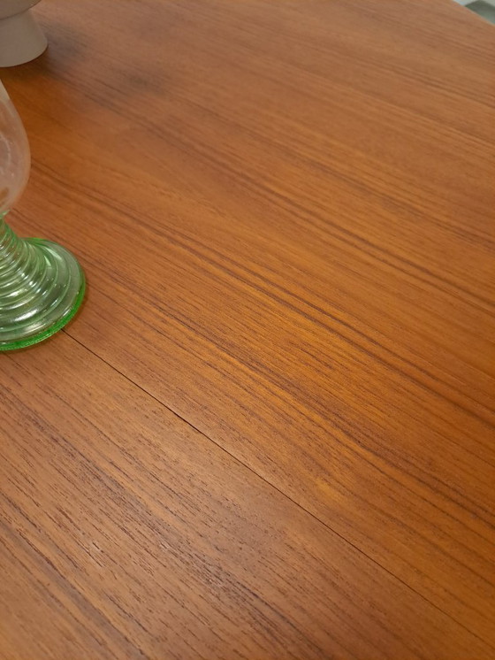 Image 1 of Table de salle à manger ronde en teck à rallonge design danois