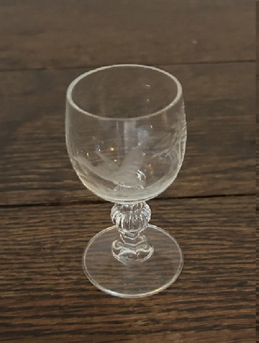 Bicchiere da liquore con scena di caccia incisa