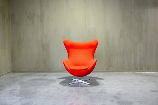 Egg chair