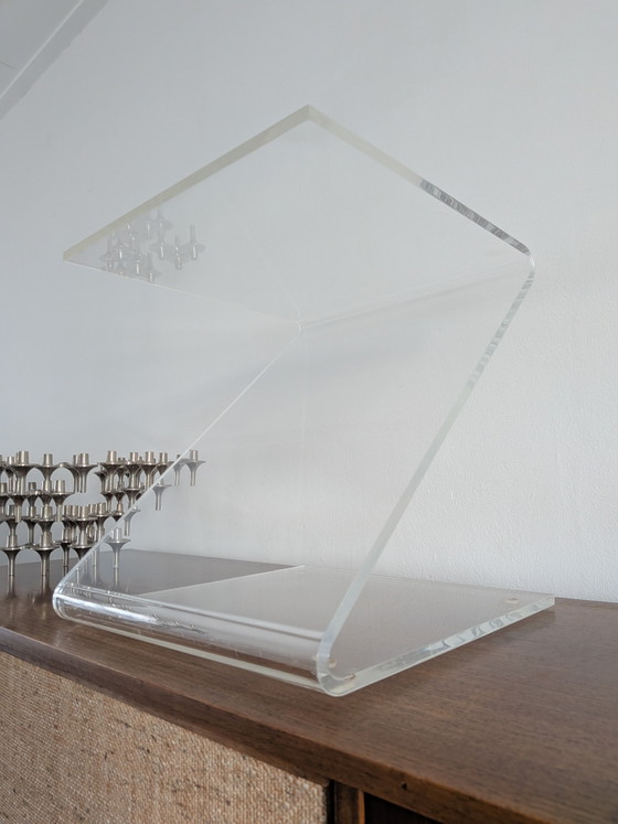 Tavolino vintage in Lucite a forma di Z, anni '70 – Tavolini, Plexiglass (photo 7 of 7)
