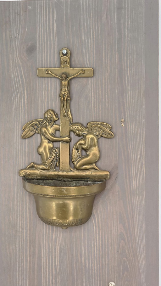 Antikes Weihwasserbecken aus massivem Messing – Kruzifix & Engel – Religiöse Wandskulptur