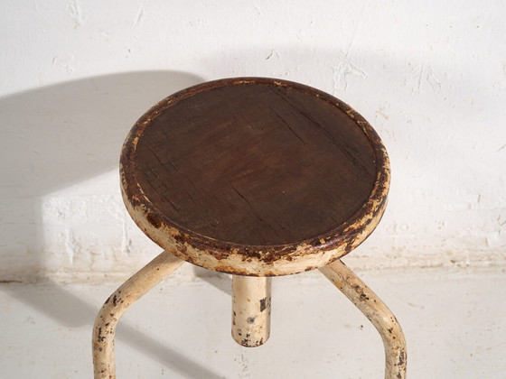 Industrial stool with white patina (c.1950) #7 – Iron, Industrieel (photo 16 of 30)