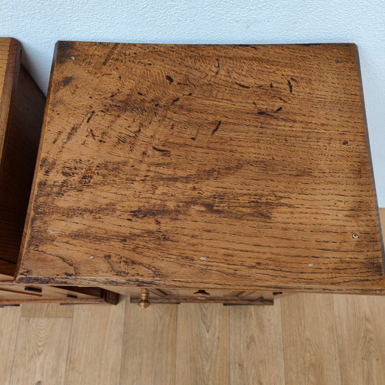 Image 1 of Set antiker Nachttische und Beistelltische aus Eiche