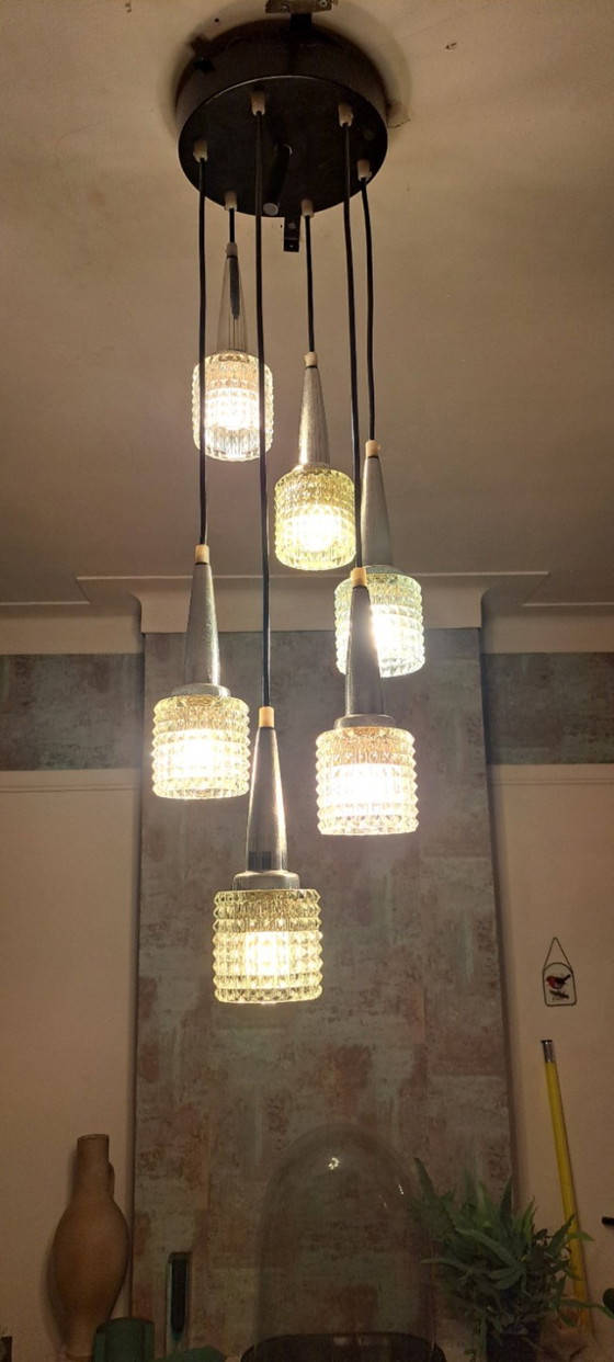 Image 1 of Lampe Cascade vintage chromée et en verre. 6 points lumineux. Laque, années 1970.