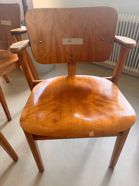 Domus chairs (9 pieces, also available individually) – Ilmari Tapiovaara, Dining chairs, Wood (photo 10 of 21)