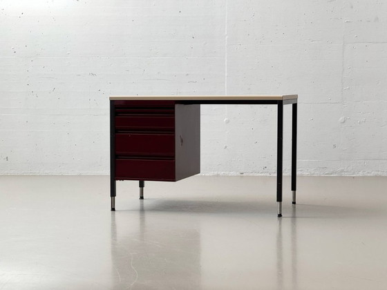 Image 1 of Bigla Schreibtisch aus Stahlrohr mit Metallkorpus, 1970er Jahre