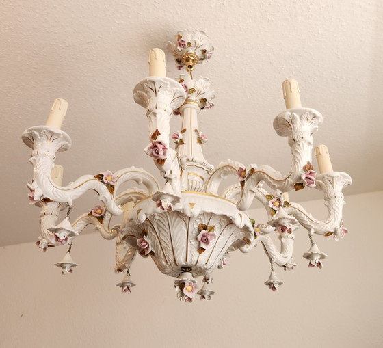 Lampadario a 8 bracci Mangani Ceramiche, in porcellana di Meissen Capodimonte, stile rococò barocco, dipinto (photo 2 of 40)