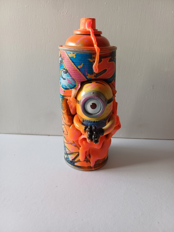 Image 1 of Les Minions peuvent être de l'art pop et de rue, comme Carl, Stuart et Bob.