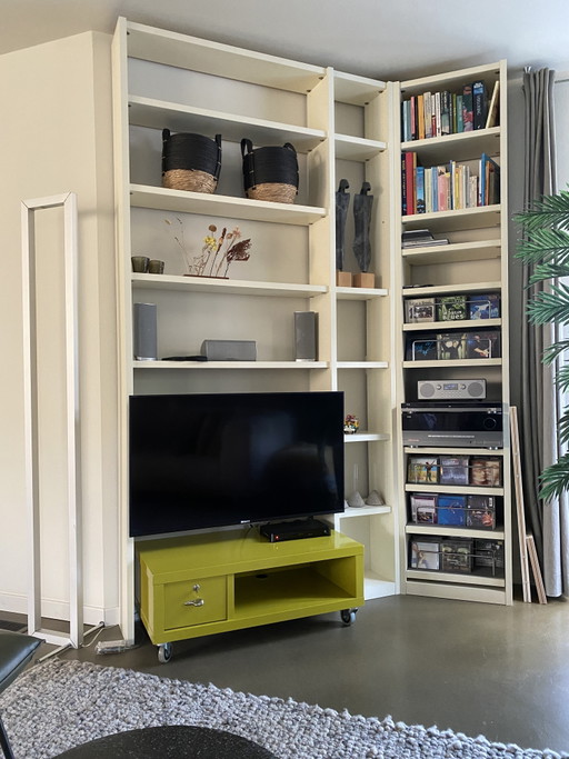Boeken /audio / tv meubel van Paschenm