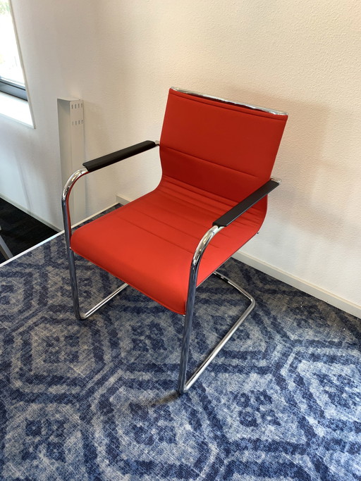 Modèle de showroo de chaise en porte-à-faux ICF Stick chair