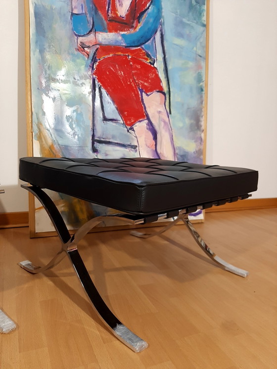 Image 1 of Knoll Set Barcelona New-Never Used Black Leather Design by Ludwig Mies Van Der Rohe and Lilly Reich (1929)